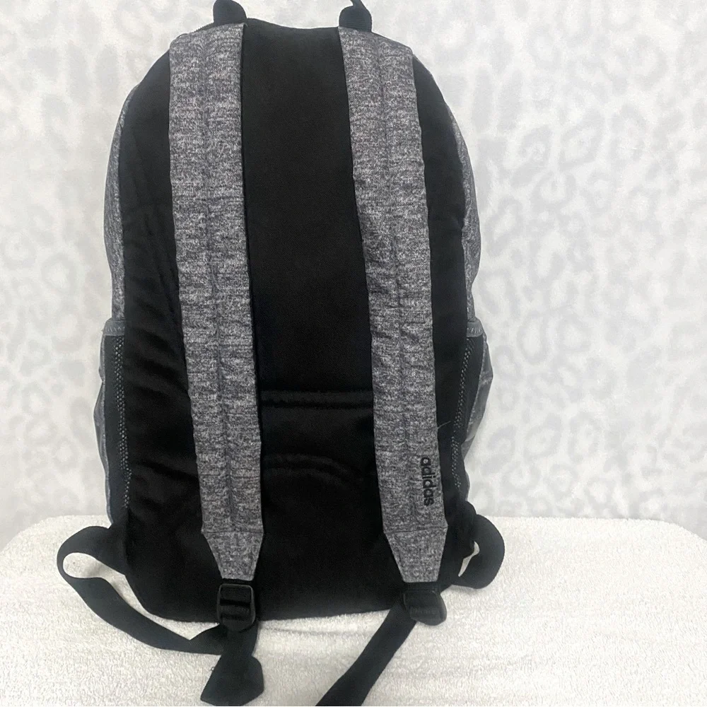 Adidas Classic 3S Backpack, Onix/Black, One Size School , Everyday, Etc,.